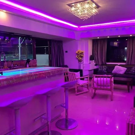 Penthouse Complex 5 * Бухарест