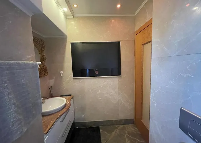 Penthouse Complex 5 * 布加勒斯特