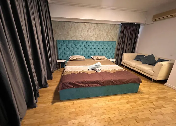 Penthouse Complex 5 * 布加勒斯特