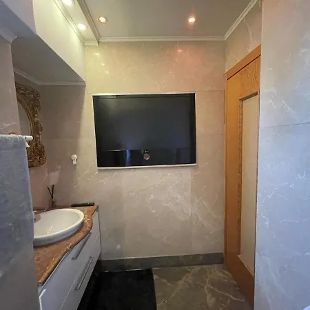 Penthouse Complex 5 * Bukareszt