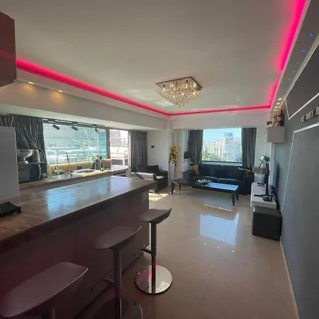 Penthouse Complex 5 * Bukareszt