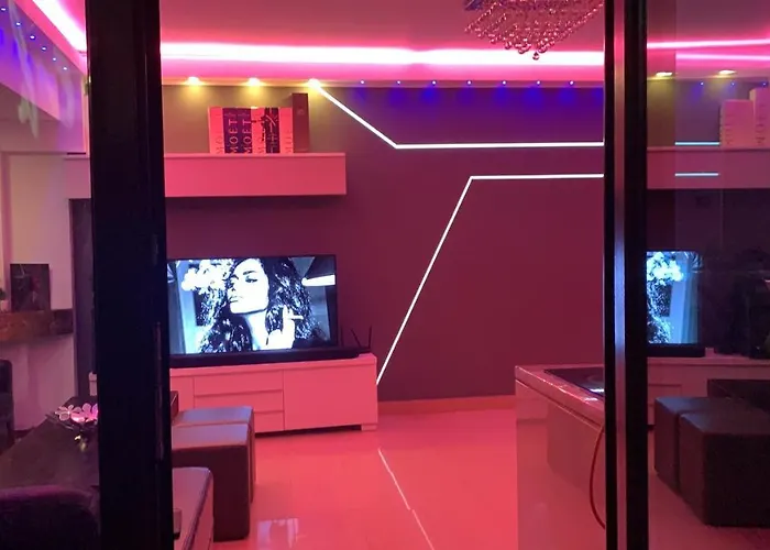 Penthouse Complex 5 アパート